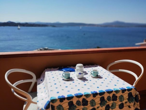 LA FINESTRA SUL MARE